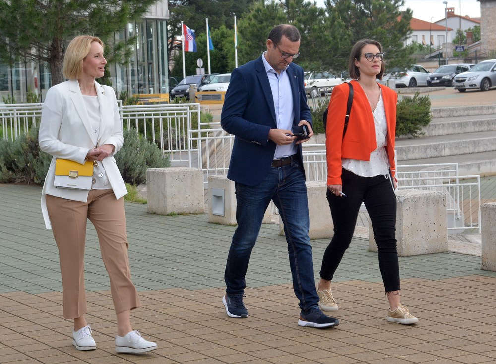 Elena Puh Belci, IDS-ova uzdanica za gradonačelnicu Pule sa suprugom i kćerkom  (Snimio Danilo Memedović)
